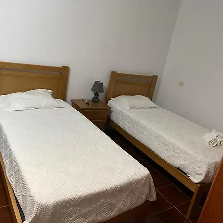 Kualquer Koisa Casa de hóspedes Tondela