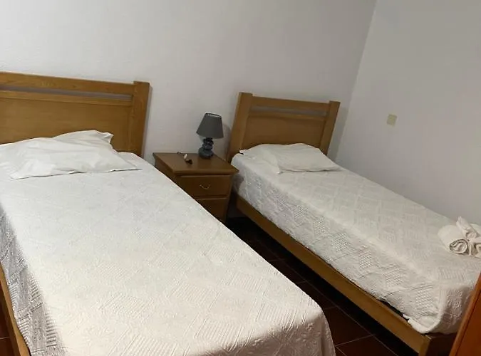 Kualquer Koisa Casa de hóspedes Tondela