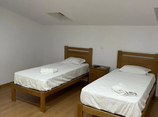 Kualquer Koisa 3* טונדלה