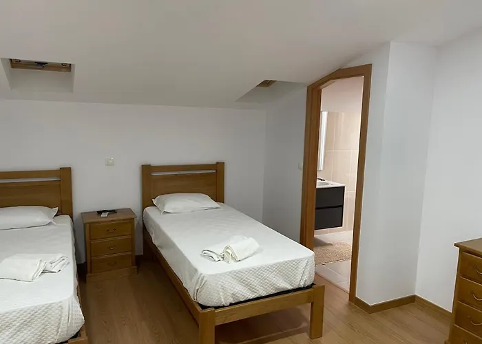 Pensjonat Kualquer Koisa Tondela